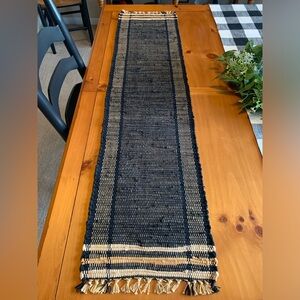 Table runner